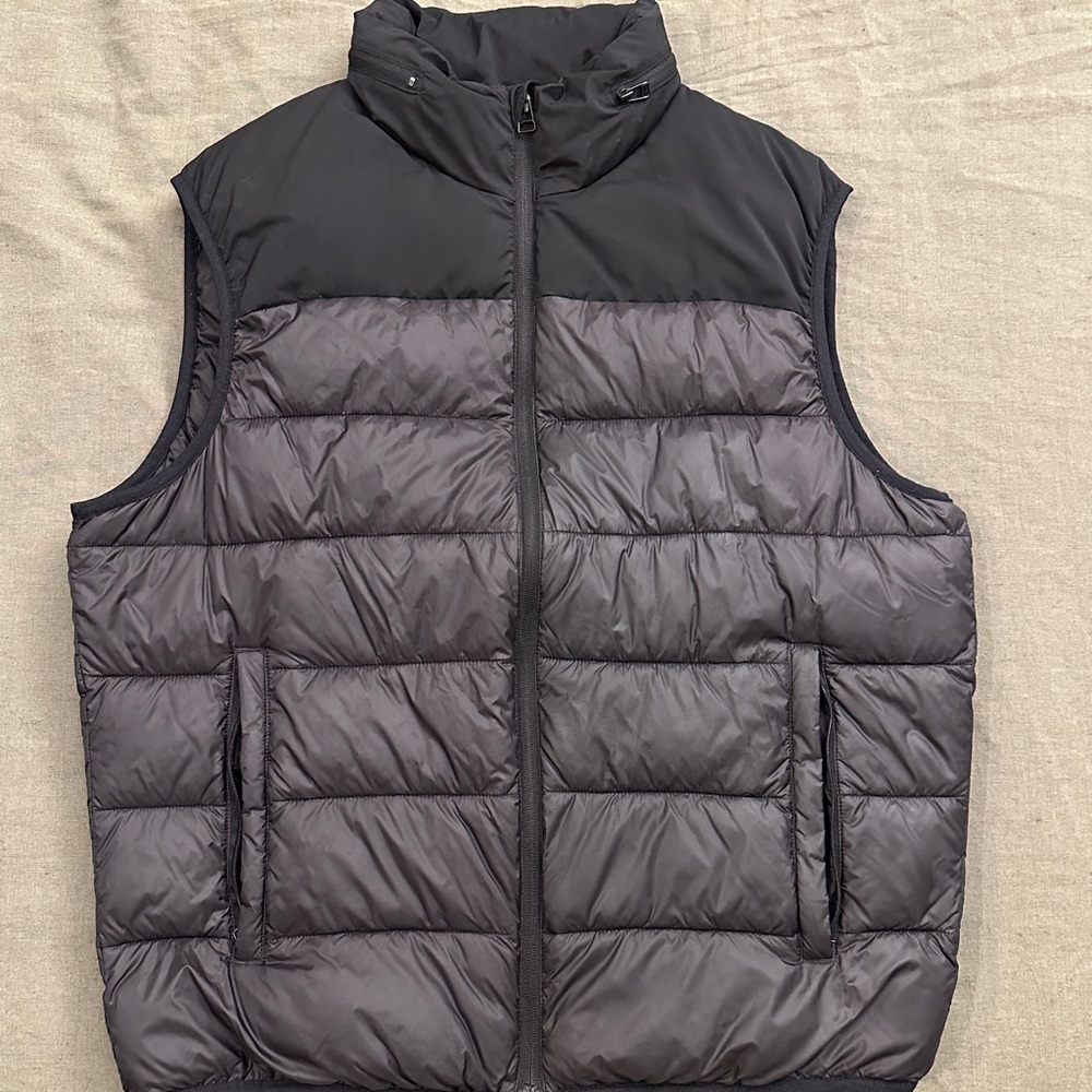 Zara Men's Charcoal Puffer Vest
